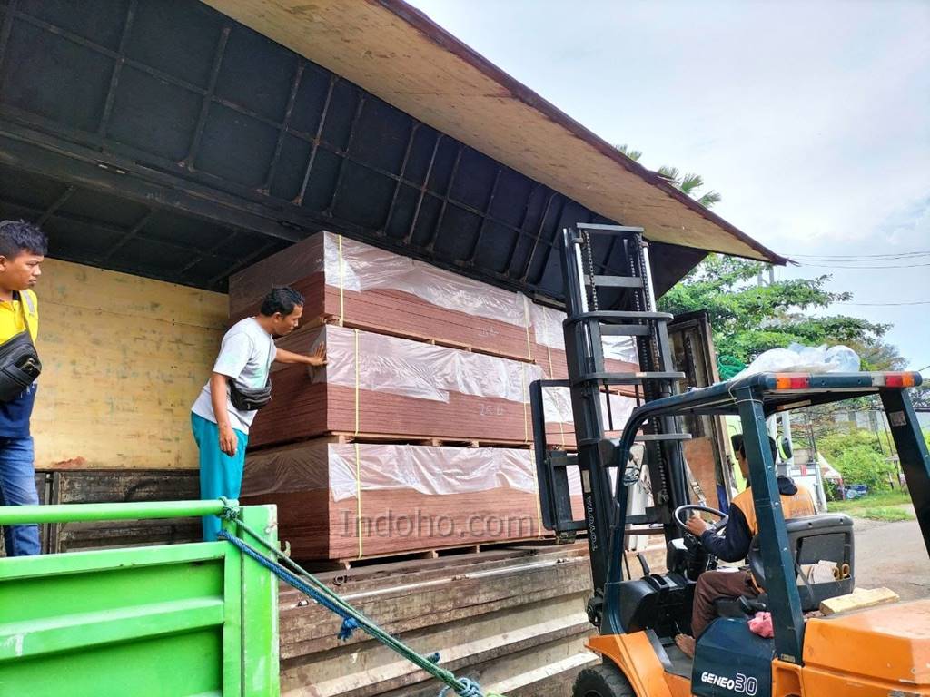 Plywood Phenolic Sukabumi